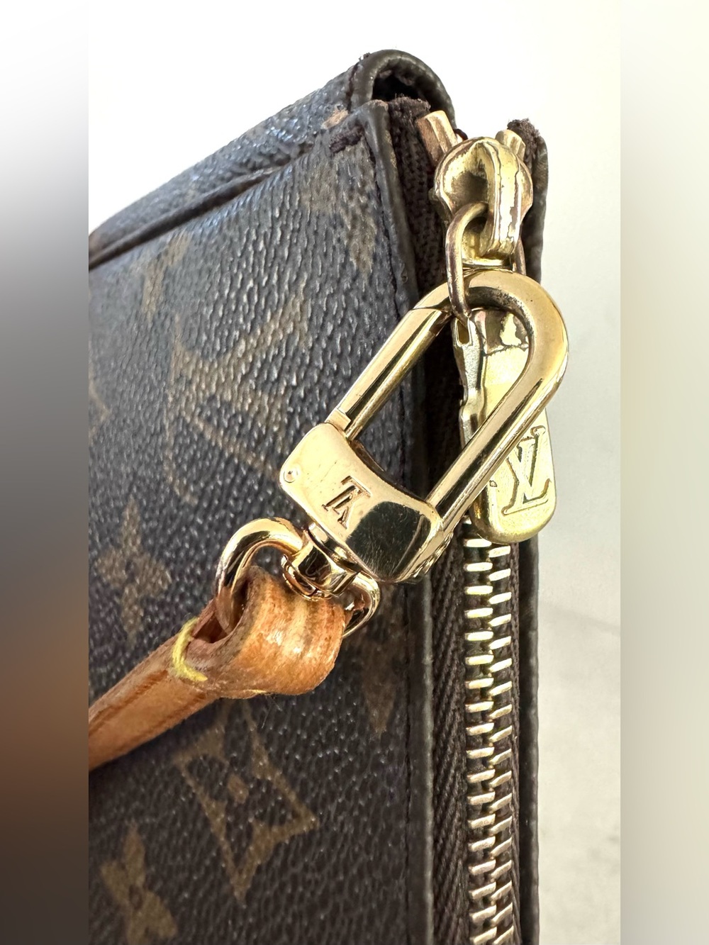 LOUIS VUITTON Pochette Accessoires Monogram Vintage AR1021 France + Shopping Bag - Picture 9 of 11